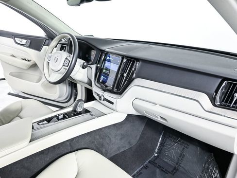 Certified 2023 Volvo XC60 B5 Plus w/ Protection Package Premier image 24