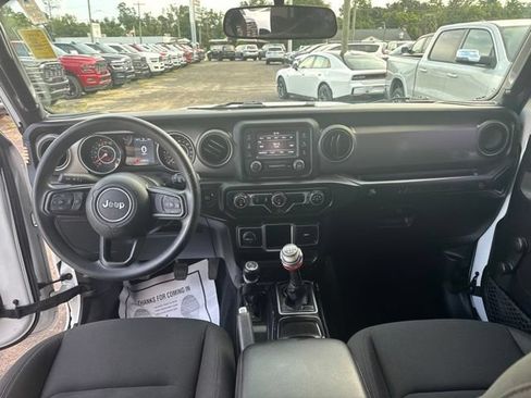 Used 2018 Jeep Wrangler Unlimited Sport AWD/4WD image 13