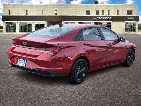 Used 2021 Hyundai Elantra Blue image 3