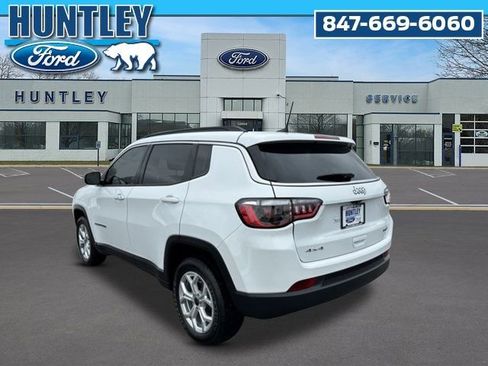 Used 2025 Jeep Compass Latitude w/ Sun & Sound Group image 6