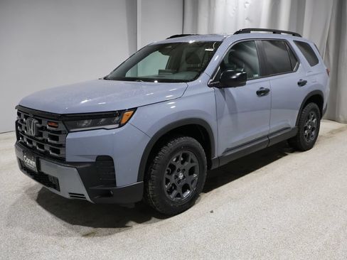 New 2026 Honda Pilot TrailSport image 3