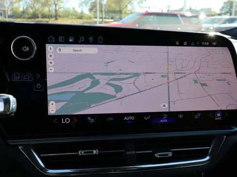 New 2026 Chevrolet Equinox EV LT image 18