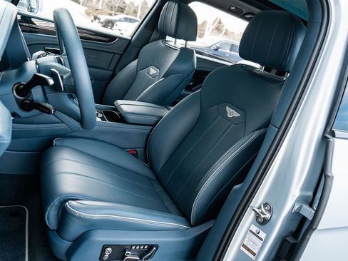 Certified 2023 Bentley Bentayga Extended Wheelbase AWD/4WD image 25