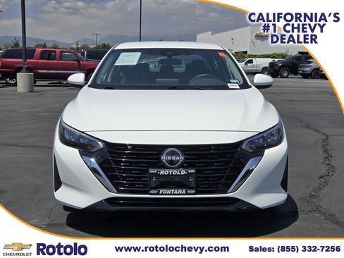Used 2025 Nissan Sentra SV FWD image 2