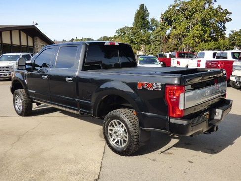 Used 2019 Ford F250 Platinum w/ Platinum Ultimate Package image 5