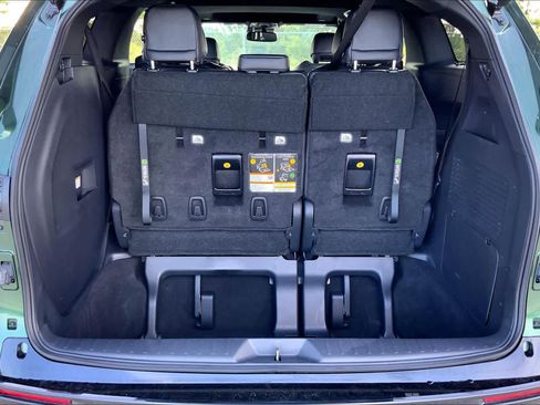 Used 2026 Toyota Sienna Limited FWD image 34