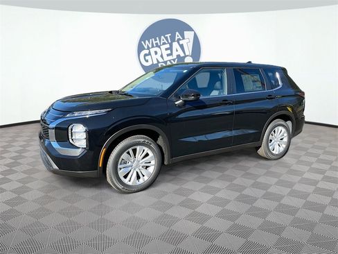 New 2025 Mitsubishi Outlander ES image 31