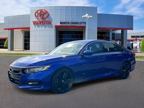 Used 2019 Honda Accord Sport image 3