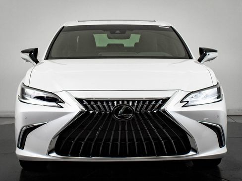 Certified 2025 Lexus ES 300h Ultra Luxury w/ Accessory Package (Z1) image 2