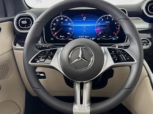 New 2026 Mercedes-Benz GLC 300 4MATIC image 17