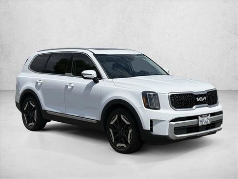 Used 2024 Kia Telluride EX FWD image 4