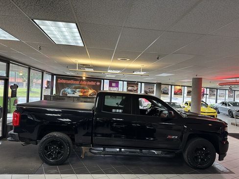 Used 2018 Chevrolet Silverado 1500 LTZ Z71 w/ LTZ Plus Package AWD/4WD image 5