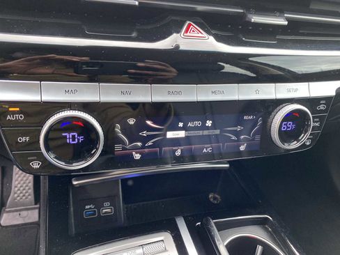 Used 2023 Genesis G80 2.5T image 19