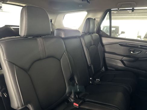 Used 2025 Honda Pilot EX-L image 25