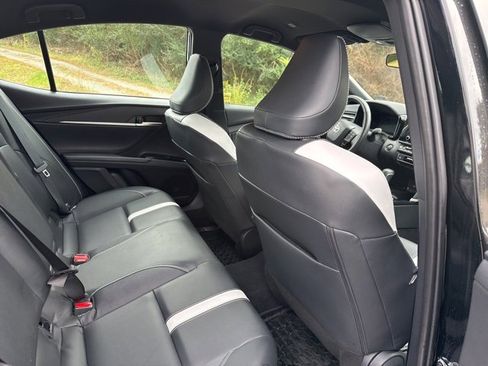 Used 2025 Toyota Camry SE image 47