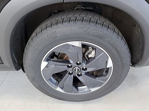 Used 2024 Nissan Rogue SV image 29