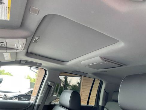 Used 2018 GMC Yukon XL SLT w/ Open Road Package AWD/4WD image 21