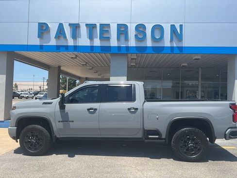 Used 2024 Chevrolet Silverado 2500 LTZ w/ LTZ Plus Package AWD/4WD image 30