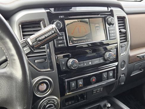 Used 2019 Nissan Titan Platinum Reserve AWD/4WD image 25