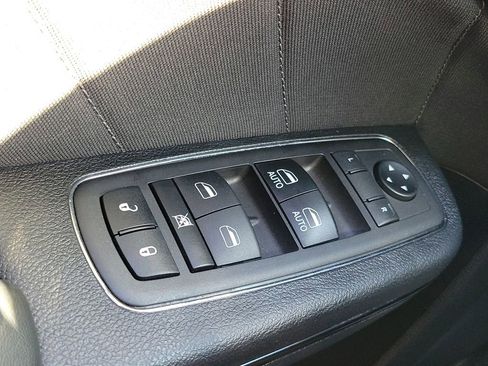 Used 2019 Dodge Charger R/T w/ Blacktop Package image 16