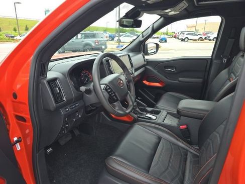 Used 2025 Nissan Frontier PRO-4X w/ Pro Premium Package AWD/4WD image 10