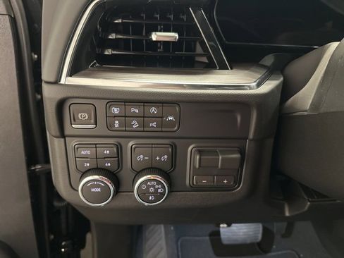 New 2025 Chevrolet Suburban LT w/ Comfort Package image 22