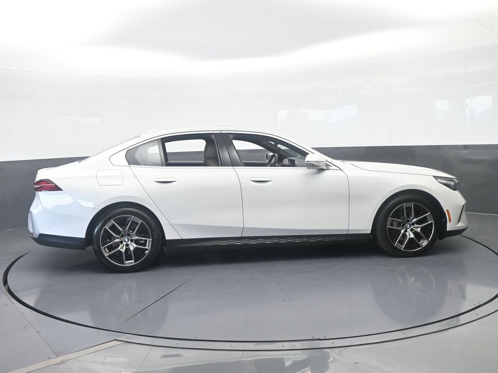 Used 2026 BMW 540i xDrive AWD/4WD image 7