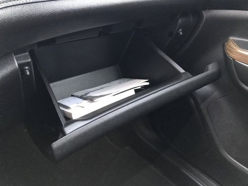 Used 2017 GMC Acadia SLE image 30