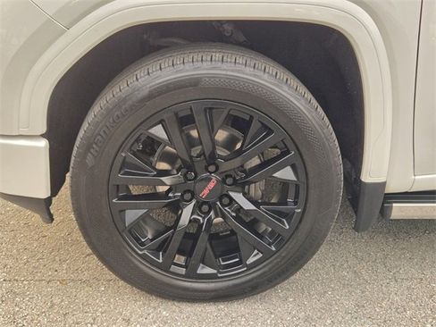 Used 2022 GMC Sierra 1500 Denali w/ Denali Reserve Package image 12