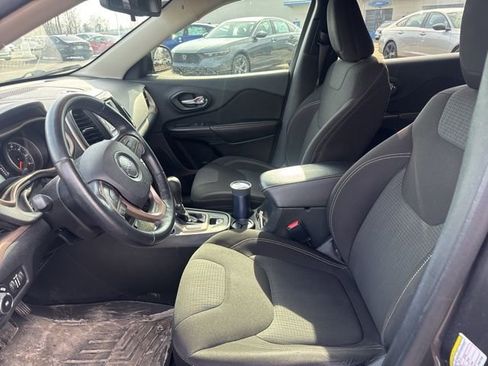 Used 2015 Jeep Cherokee Latitude image 21