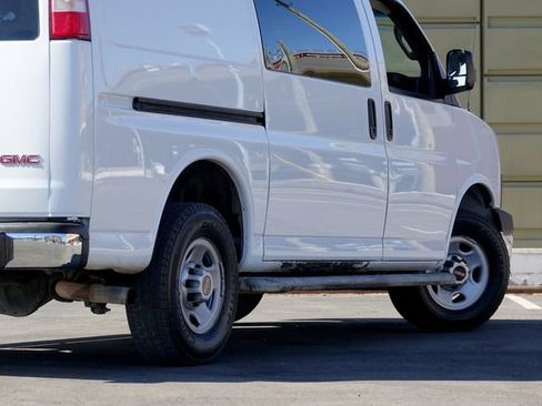 Used 2017 GMC Savana 2500 RWD image 26