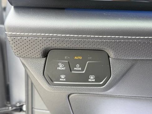 Used 2024 Volkswagen Atlas SEL Premium R-Line AWD/4WD image 21