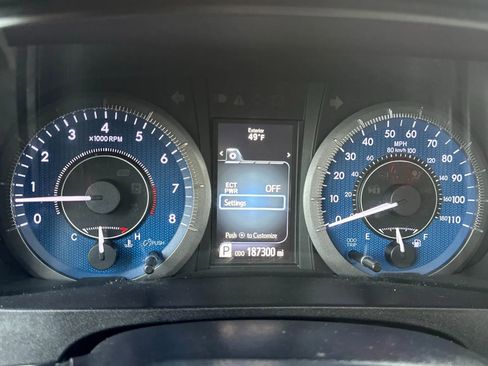 Used 2017 Toyota Sienna XLE Premium image 19