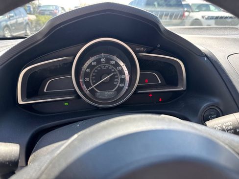 Used 2014 MAZDA MAZDA3 i SV FWD image 12