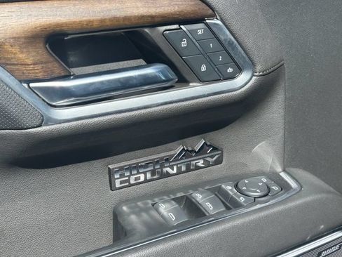 Used 2024 Chevrolet Silverado 1500 High Country w/ High Country Premium Package AWD/4WD image 27