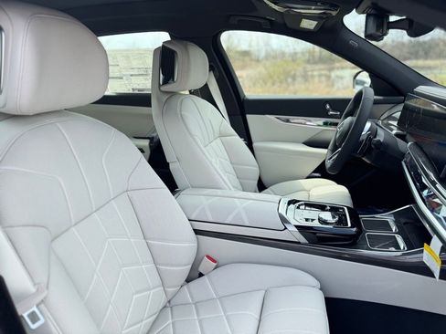 New 2026 BMW 760i xDrive w/ Executive Package AWD/4WD image 28
