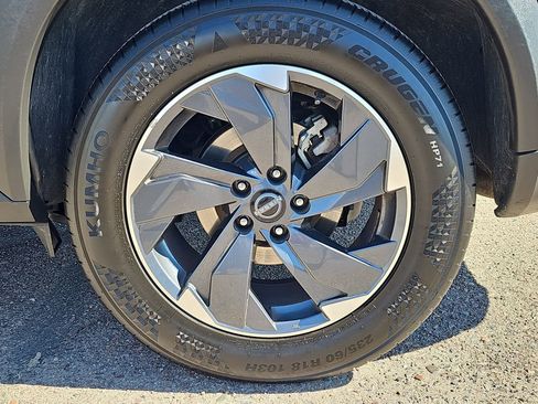 Certified 2024 Nissan Rogue SV image 32