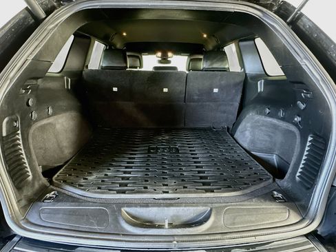 Used 2019 Jeep Grand Cherokee Altitude RWD image 29