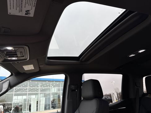 New 2026 GMC Sierra 1500 SLT w/ SLT Premium Plus Package image 13