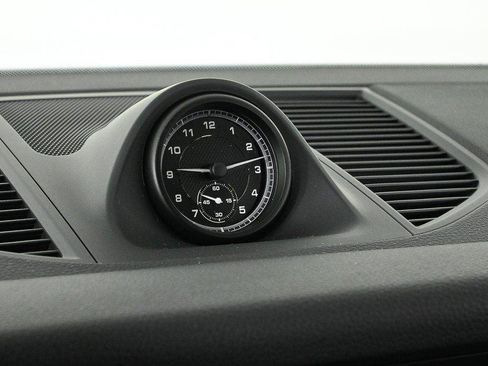 Certified 2026 Porsche Macan AWD/4WD image 16