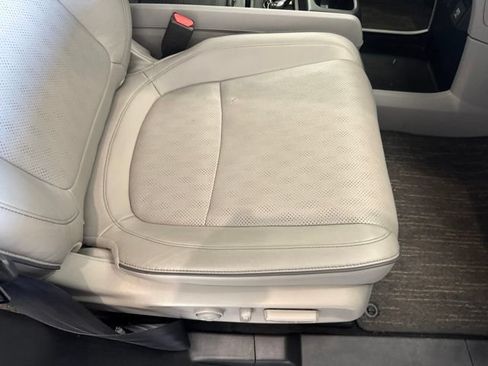 Used 2023 Honda Odyssey Elite image 12