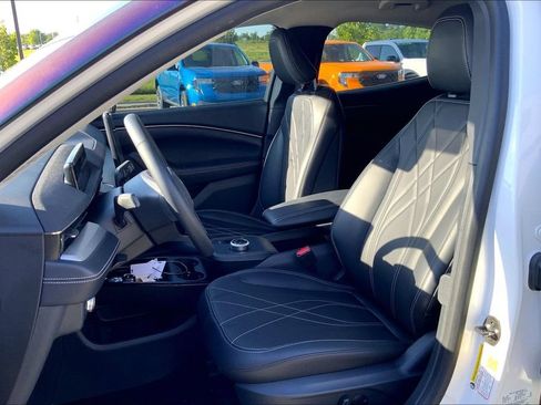 Used 2022 Ford Mustang Mach-E Select RWD image 8