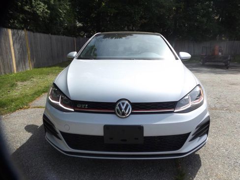 Used 2018 Volkswagen GTI SE FWD image 9