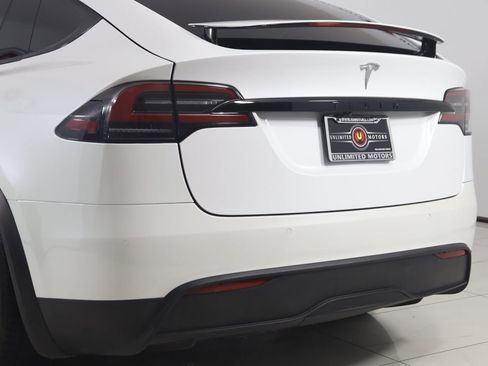 Used 2022 Tesla Model X image 29