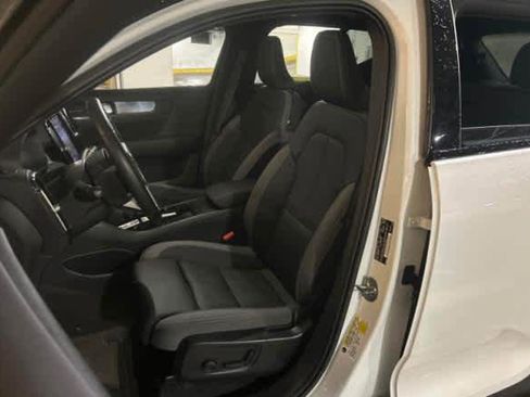 Used 2023 Volvo XC40 Recharge Ultimate w/ Protection Package Premier image 2