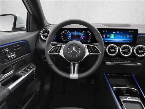 Used 2026 Mercedes-Benz GLB 250 4MATIC image 29