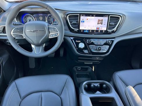 New 2026 Chrysler Pacifica Select FWD image 2