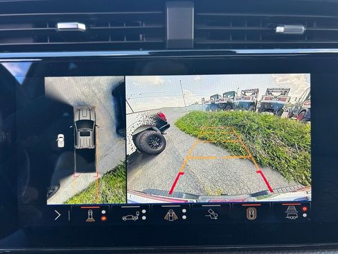 Used 2024 GMC Sierra 2500 Denali AWD/4WD image 6
