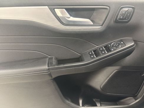 Used 2025 Ford Escape Platinum image 11