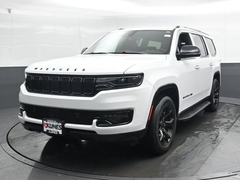 Used 2025 Jeep Wagoneer Series II image 8